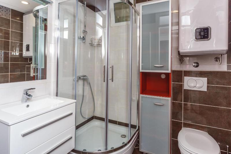 Two-Bedroom Apartment with Sea View image 2