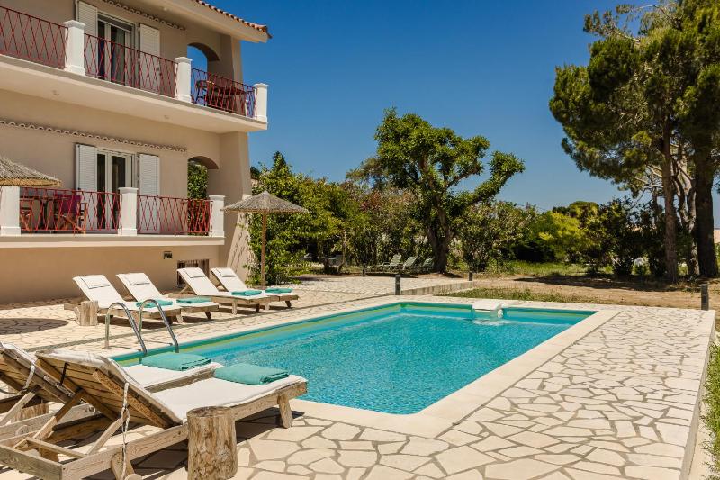 Villa - Beach Front image 4
