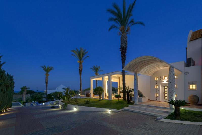 Grande Dame Villa of Rhodes - image 3