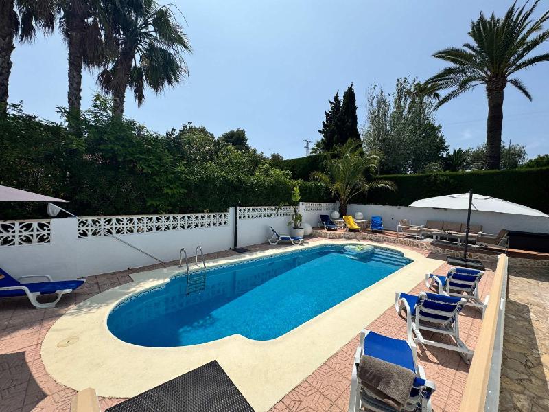 Wonderful villa with private pool summer kitchen - image 7