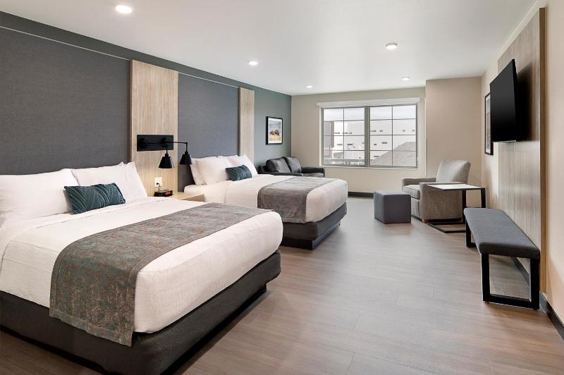 Deluxe Double Room image 1
