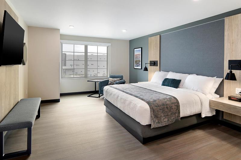Standard King Room image 1