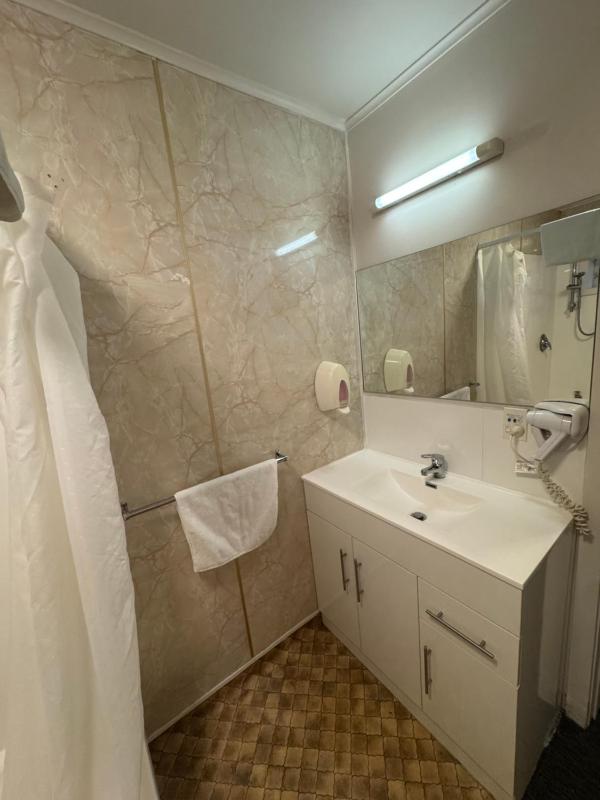 Halswell Lodge - image 6
