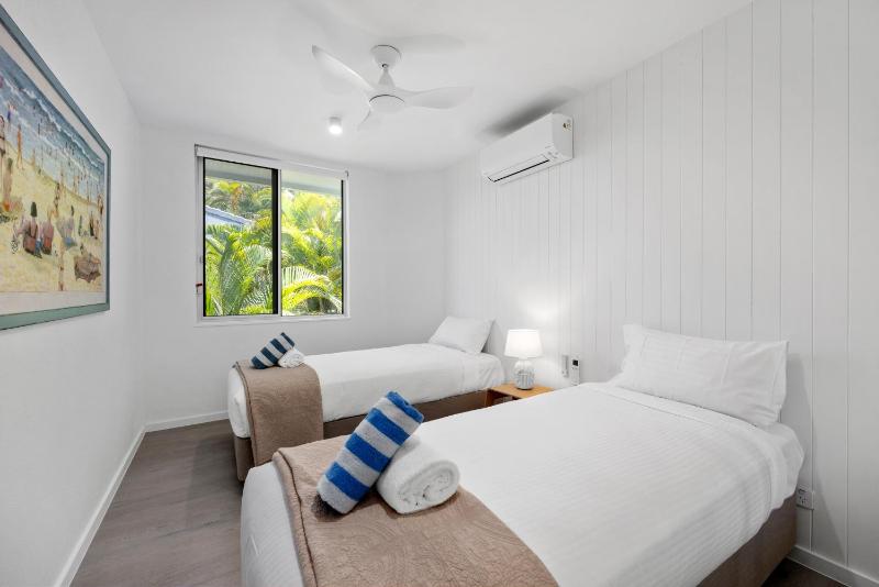 Sunshine Beach Views - image 4