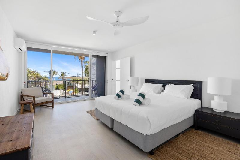 Sunshine Beach Views - image 15