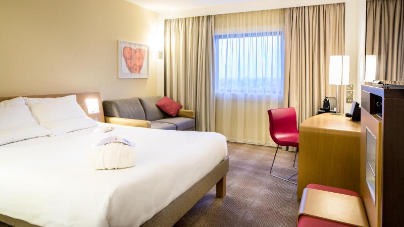 Executive Double Room with Double Bed and Sofa Bed  image 2