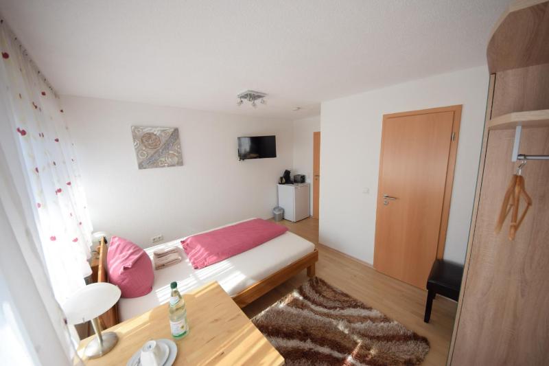 Single Room image 4