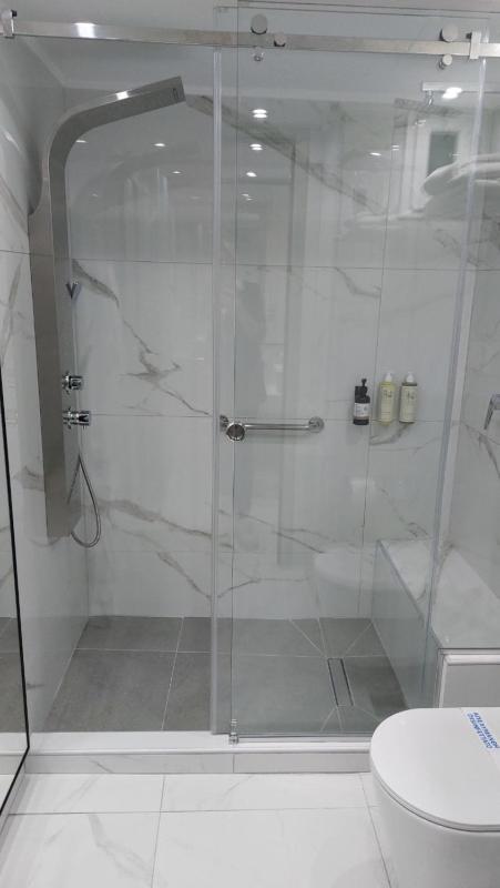 Executive Suite with pool Access image 3