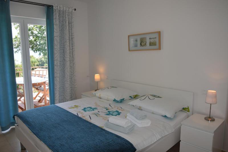 Comfort One-Bedroom Apartment with Balcony and Sea View image 3