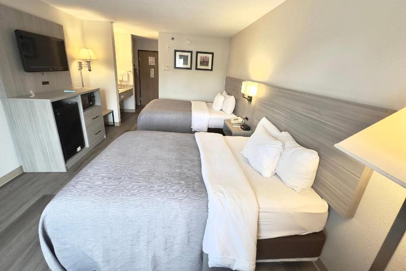 Double Room with Two Double Beds - Non-Smoking image 3
