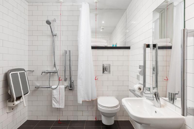 Double Room - Disability Access image 4