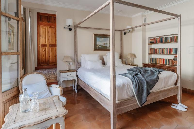 Superior Double Room image 1