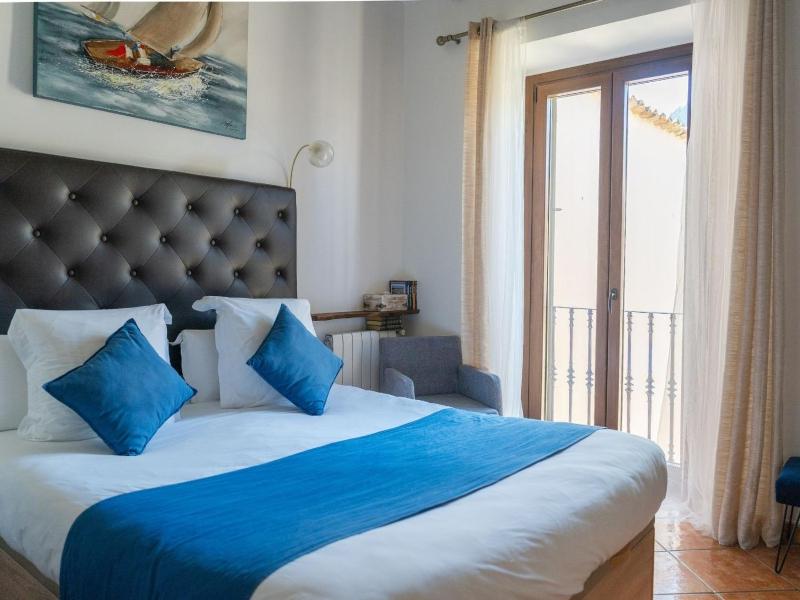 Double Room with Mountain View image 1
