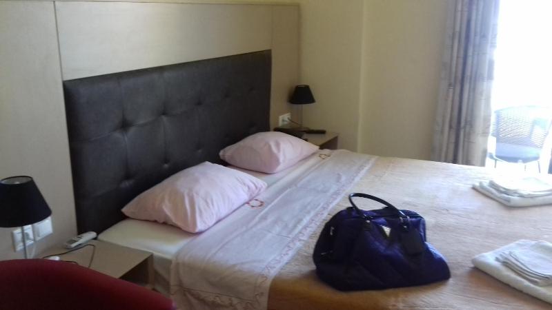 Twin Room image 4
