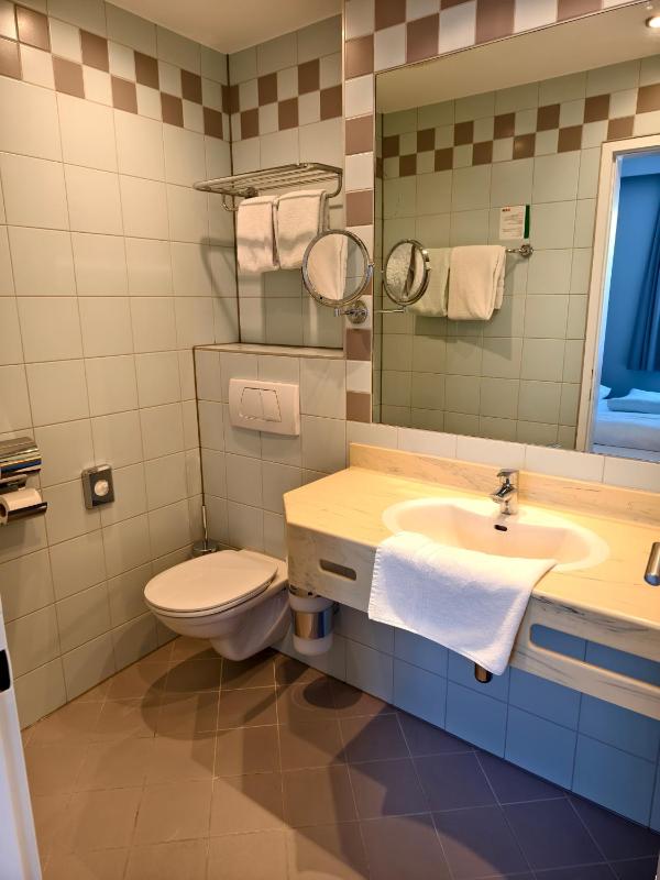 Double Room image 4