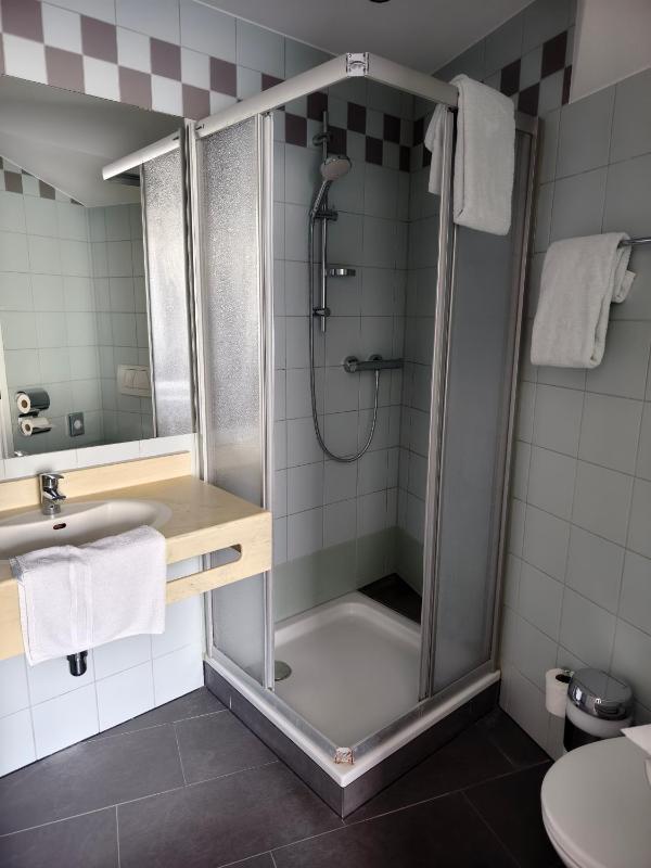 Double Room image 1