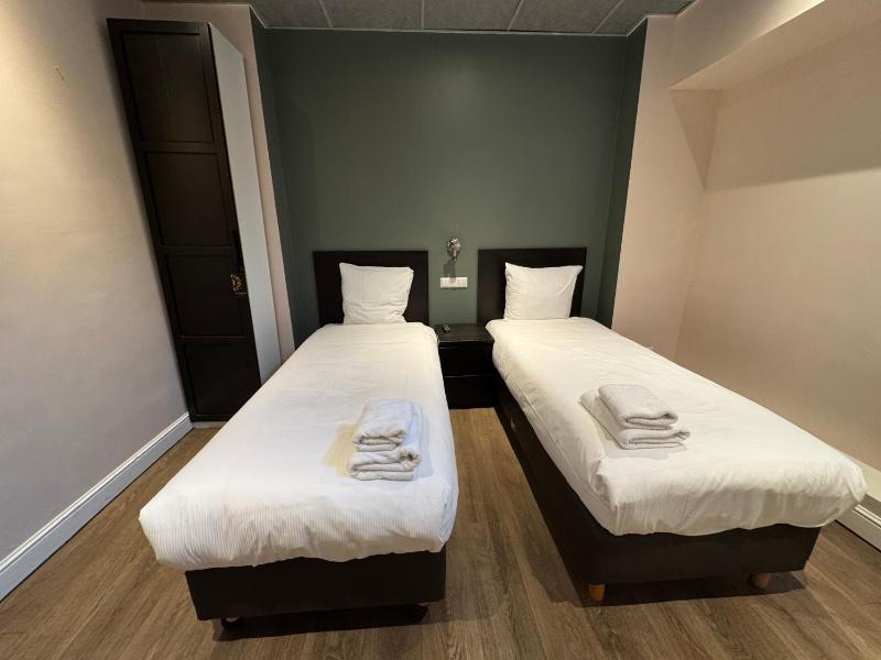 Budget Twin Room image 1