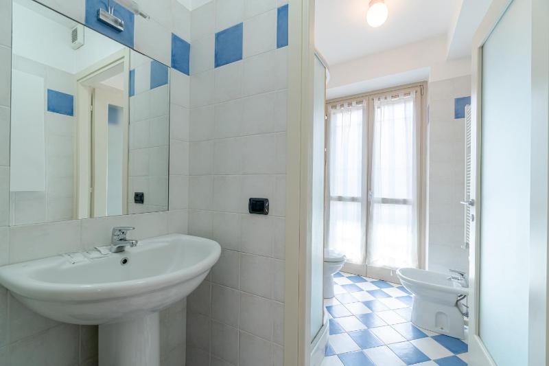 Studio Apartment image 2