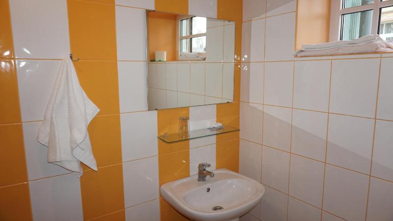 Standard Twin Room image 2