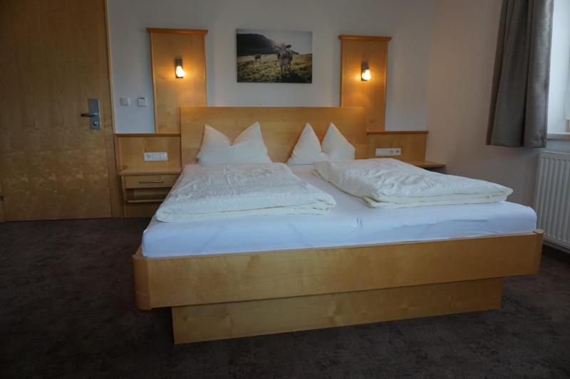 Double Room image 1