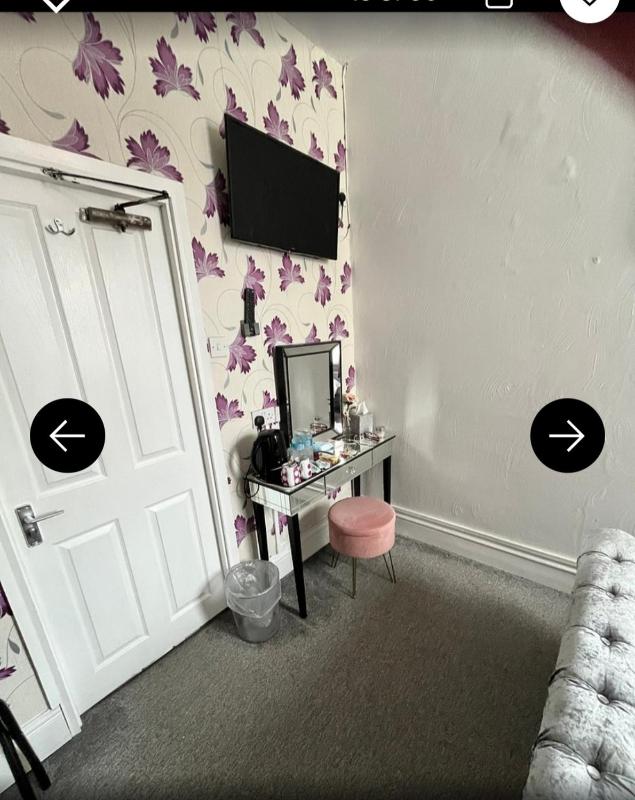 Double Room with Private Bathroom image 3