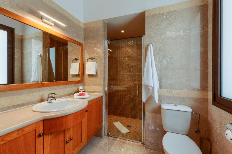 Two-Bedroom Villa image 4