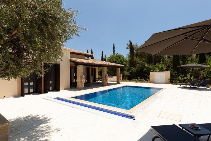 Two-Bedroom Villa image 2