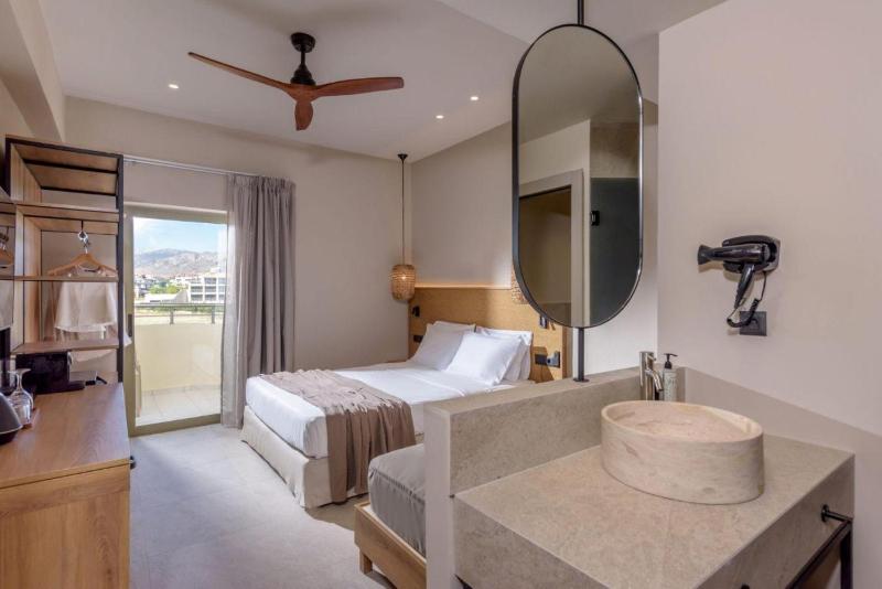 Premium Room with Side Sea View (2 Adults + 1 Child) image 1