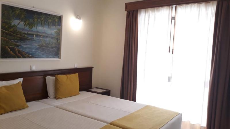Superior Twin Room image 2