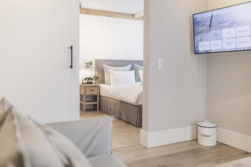 Suite with Balcony image 4