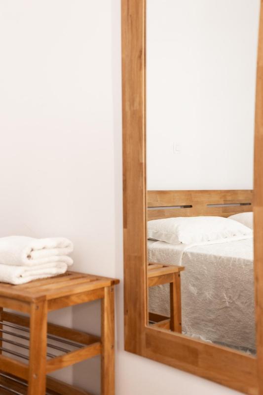 Double Room with Balcony (no kitchen) image 4