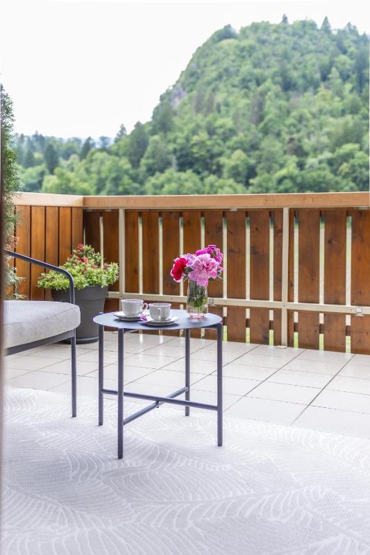 Double Room with Balcony (no kitchen) image 2