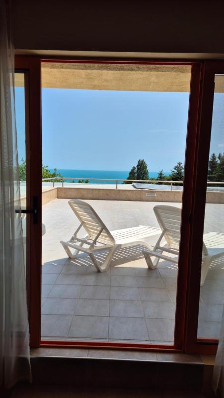 Deluxe Double or Twin Room with Sea View image 2