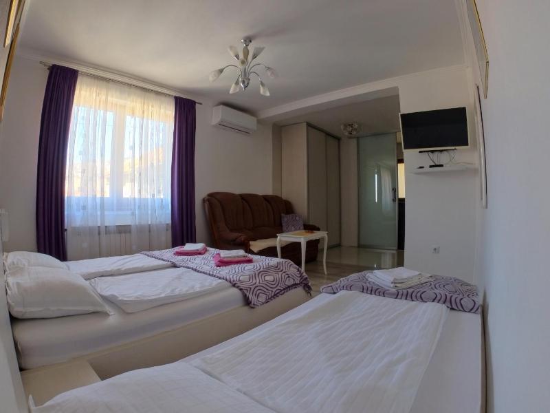Triple King Room image 3