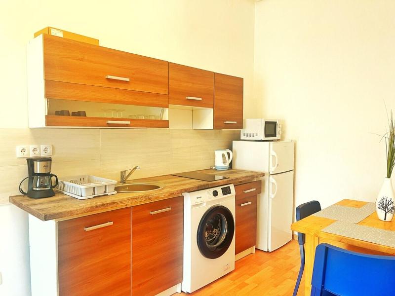 T11 Central Downtown Apartment - image 14