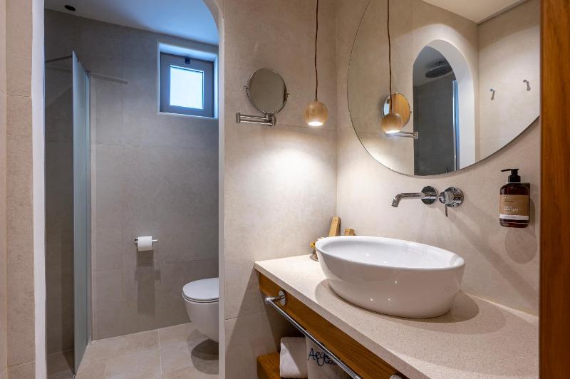 Apartment With Swimming Pool image 4