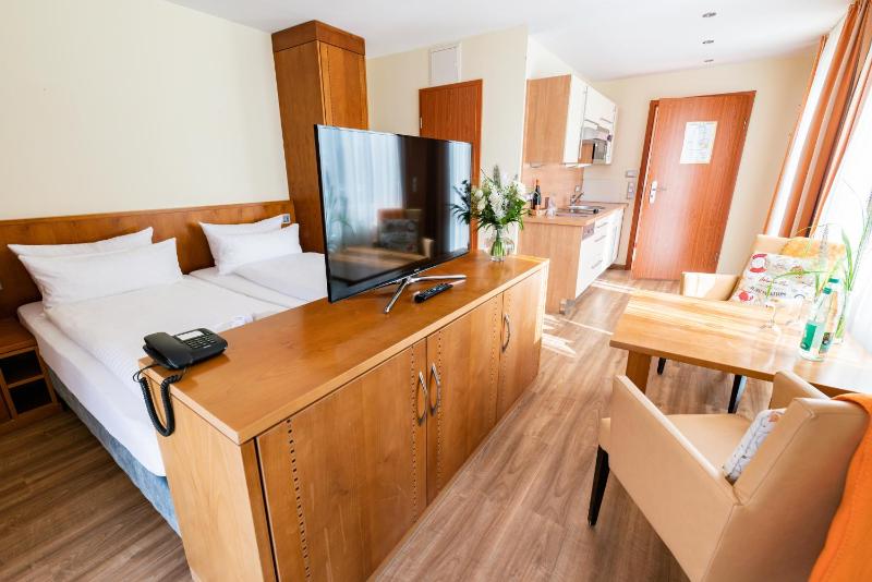 One Bedroom Apartment - Double Bed image 1
