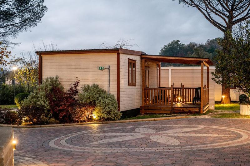 Superior Bungalow image 1