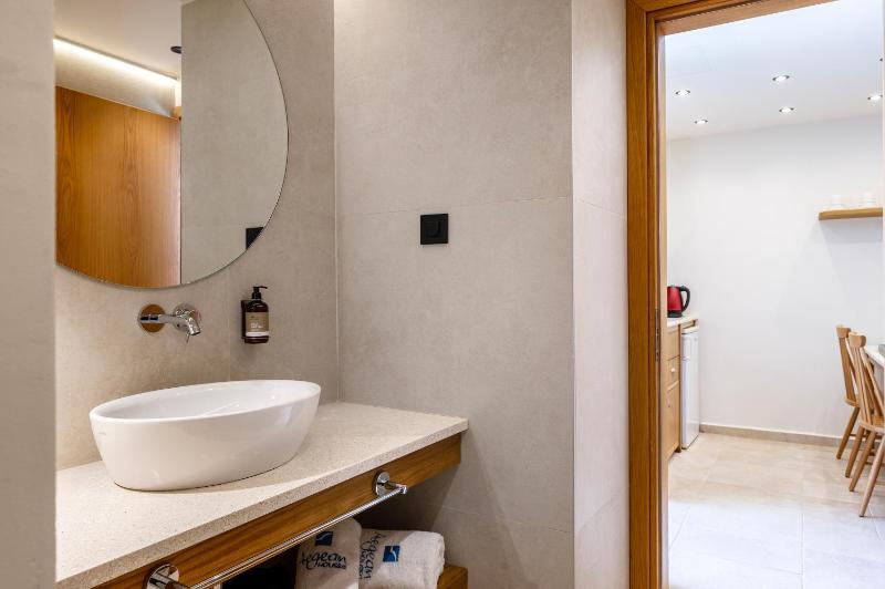 Suite with Private Pool image 3