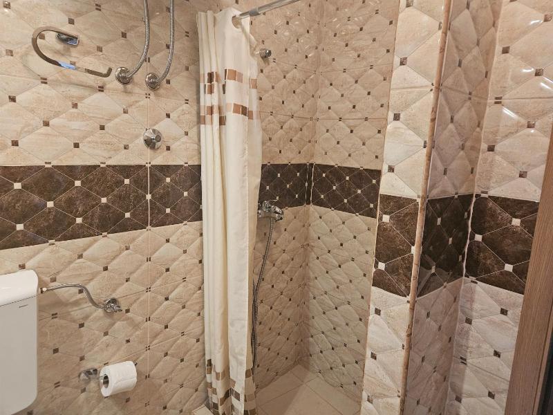 Triple Room with Balcony image 4