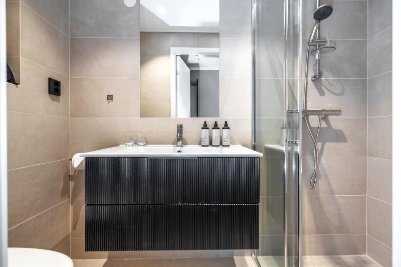 Standard Queen Room image 2