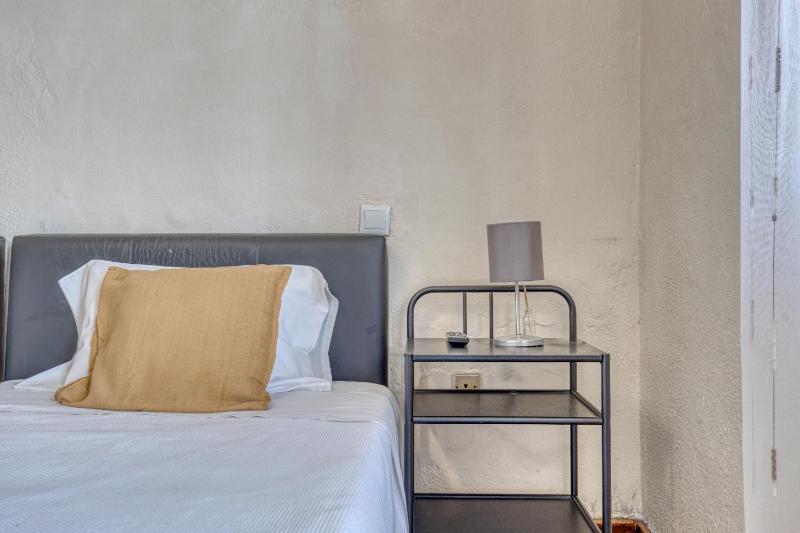 Budget Twin Room image 3