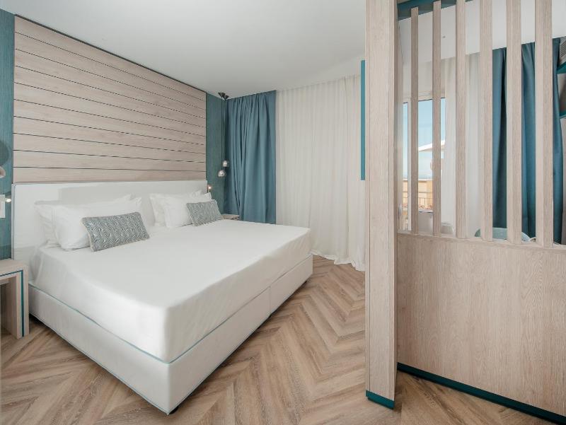 Hotel Tirrenia - image 38