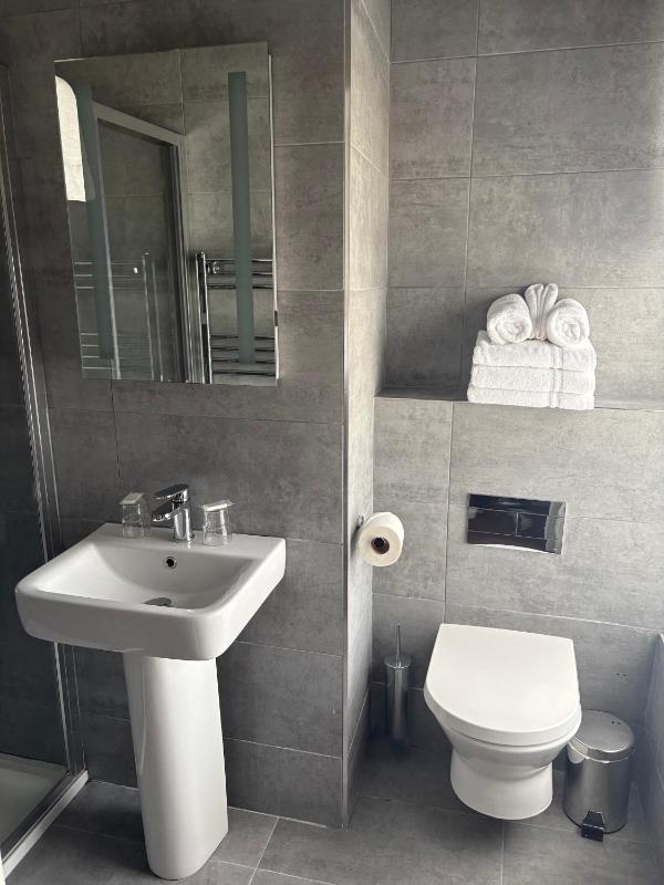 Standard Triple Room image 4