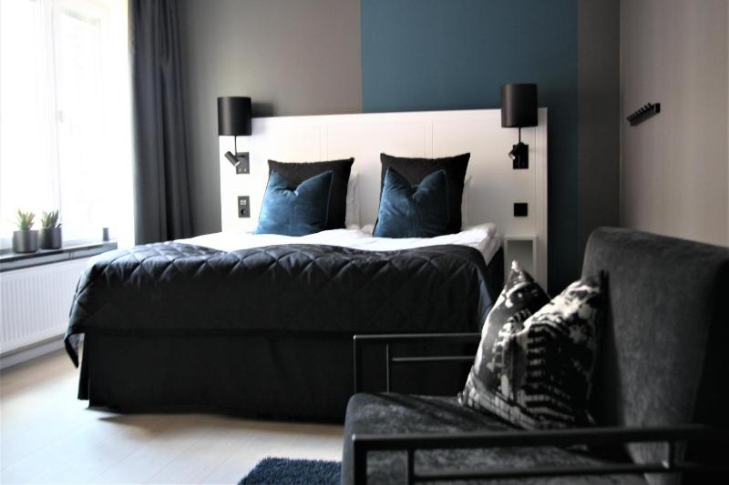 One-Bedroom Apartment image 1