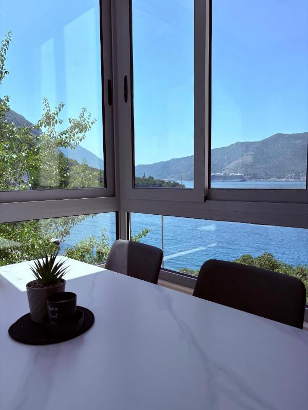 Waterfront Apartments - image 2