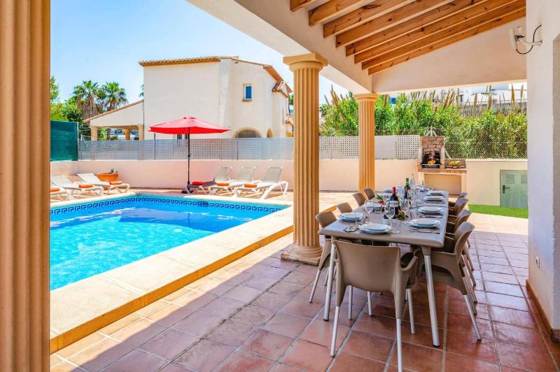 Villa Carolina Blanca by Villa Plus - image 8