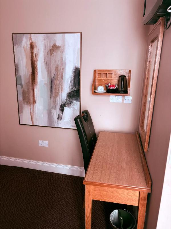 Single Room image 3