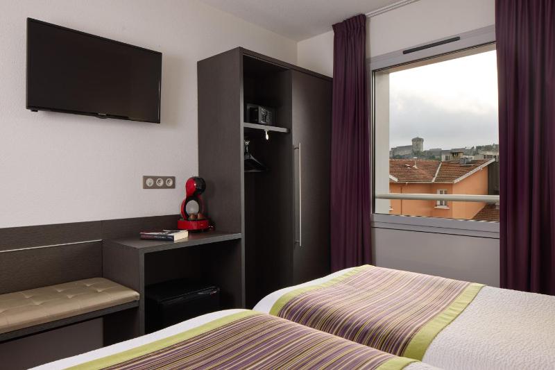 Classic Twin Room image 3