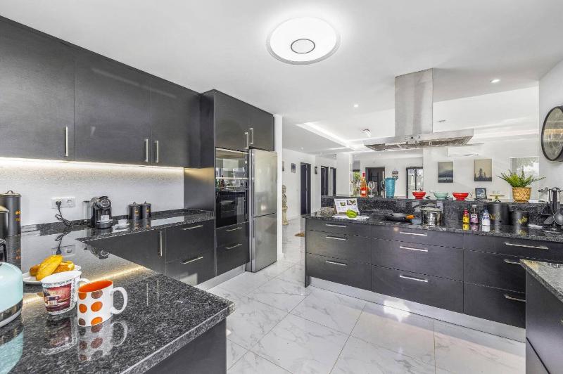 Villa Sylisia by Villa Plus - image 32